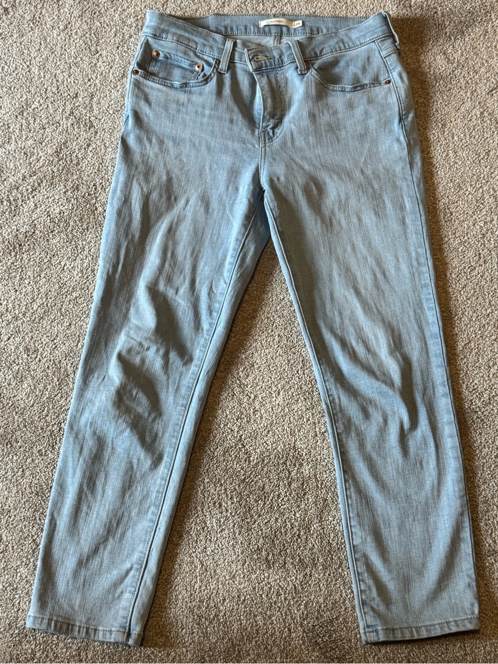 Levi’s Boyfriend jeans light wash size 28
